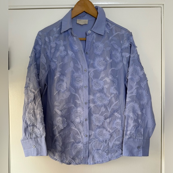 Hester & Orchard Tops - Hester & Orchard 3D Floral Textured Button Down Shirt 100% Cotton Artsy Unique